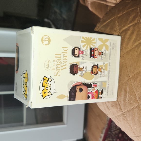 Disney "It’s A Small World - Mexico" Funko Pop! New in Box *Curled lid - Picture 3 of 5